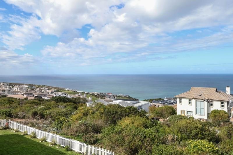 To Let 4 Bedroom Property for Rent in Pinnacle Point Golf Estate Western Cape